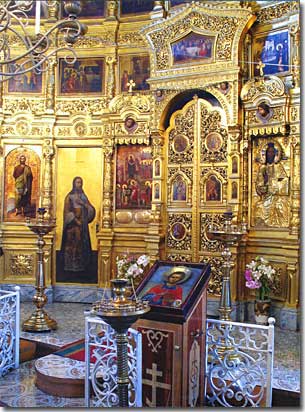 Центральный престол храма Покрова Пресвятой Богородицы с.Хомутово
