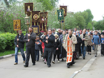 Крестный ход к храму царя-страстотерпца Николая в п.Чкаловский