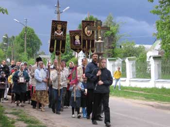 Отправление крестного хода от храма Покрова Пресвятой Богородицы с.Хомутово
