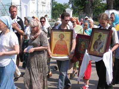Крестный ход в Образцово в память священномученика Александра Крутицкого